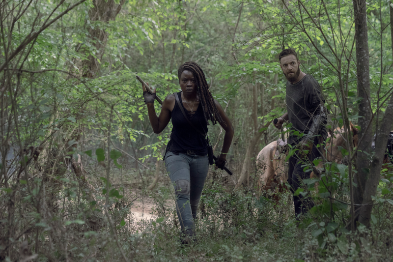Michonne (Danai Gurira) and Aaron (Ross Marquand).